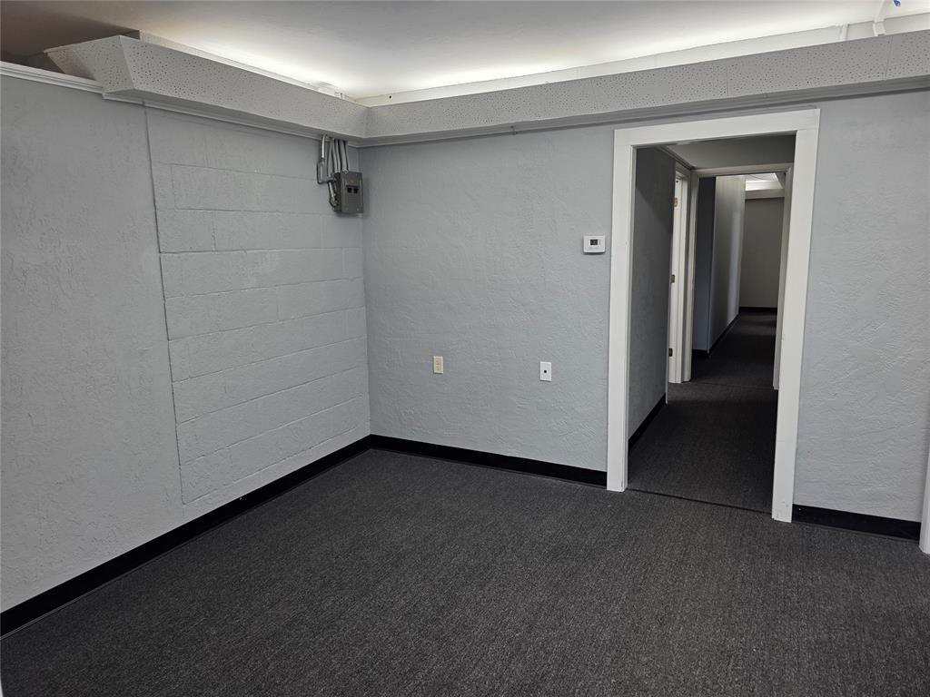 102 S Main Property Photo 9