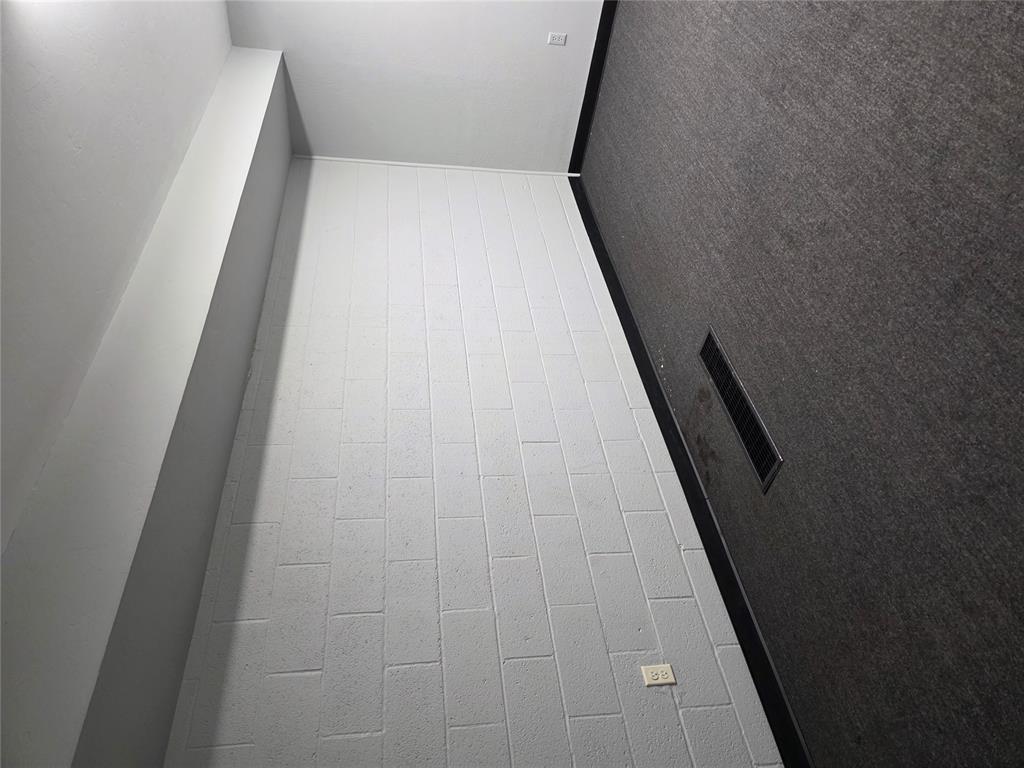 102 S Main Property Photo 11
