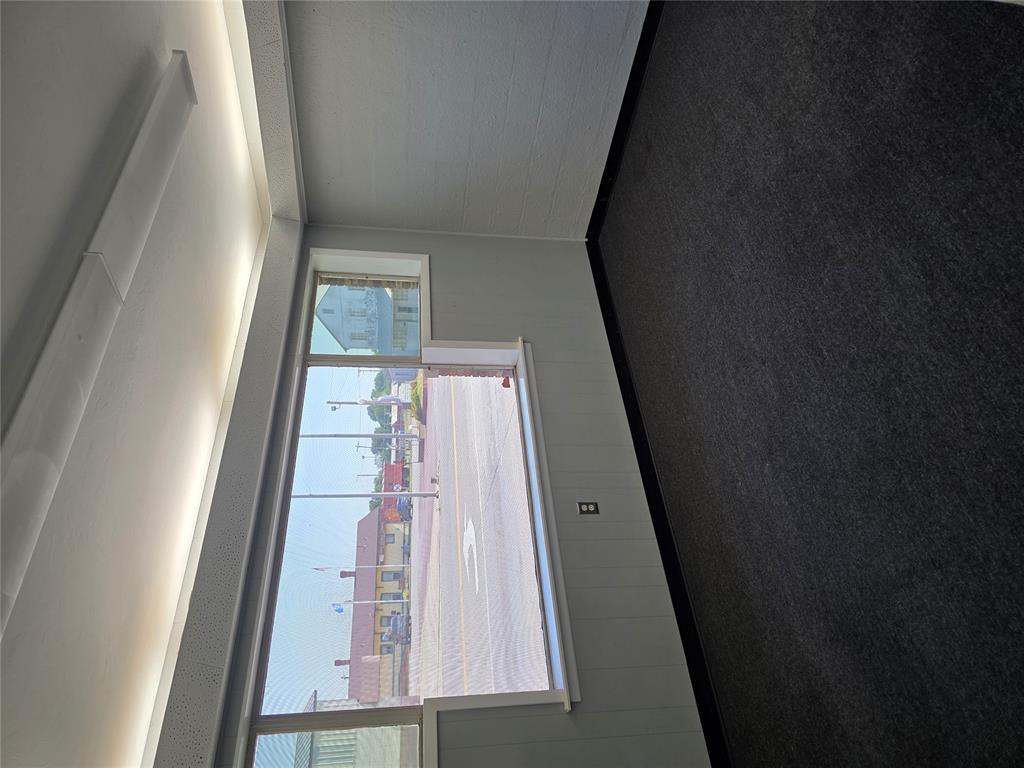 102 S Main Property Photo 12
