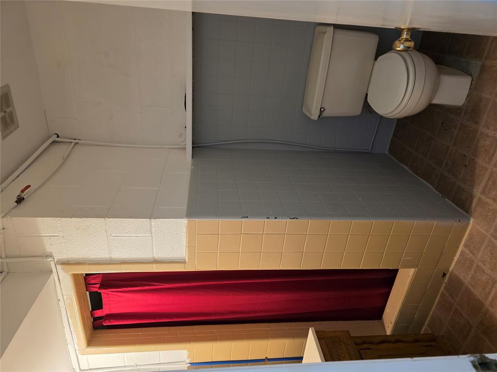 102 S Main Property Photo 14
