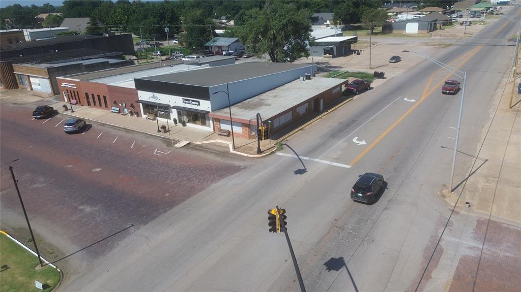 102 S Main Property Photo 19