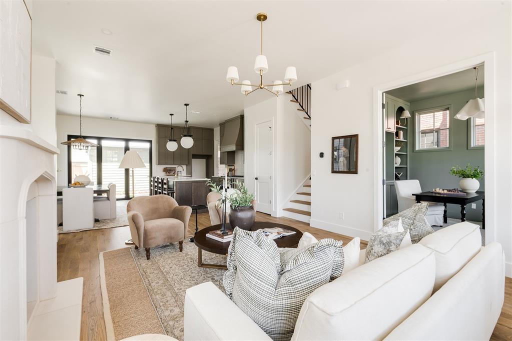1621 Runway Boulevard Property Photo 4