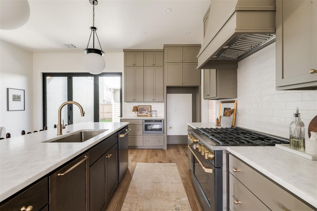1621 Runway Boulevard Property Photo 8