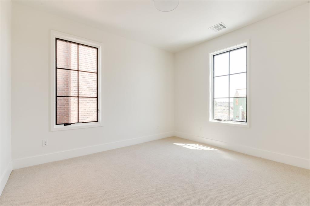 1621 Runway Boulevard Property Photo 21