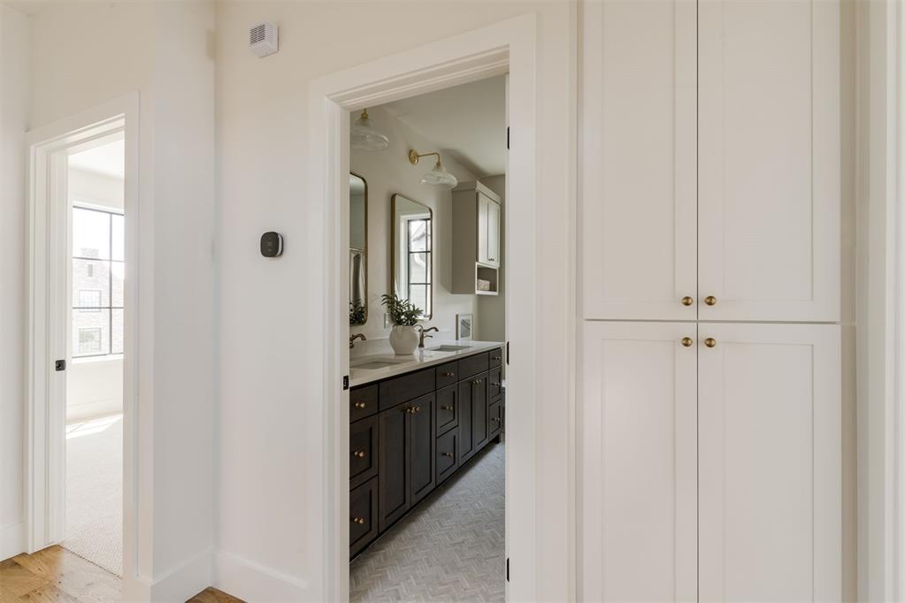 1621 Runway Boulevard Property Photo 24