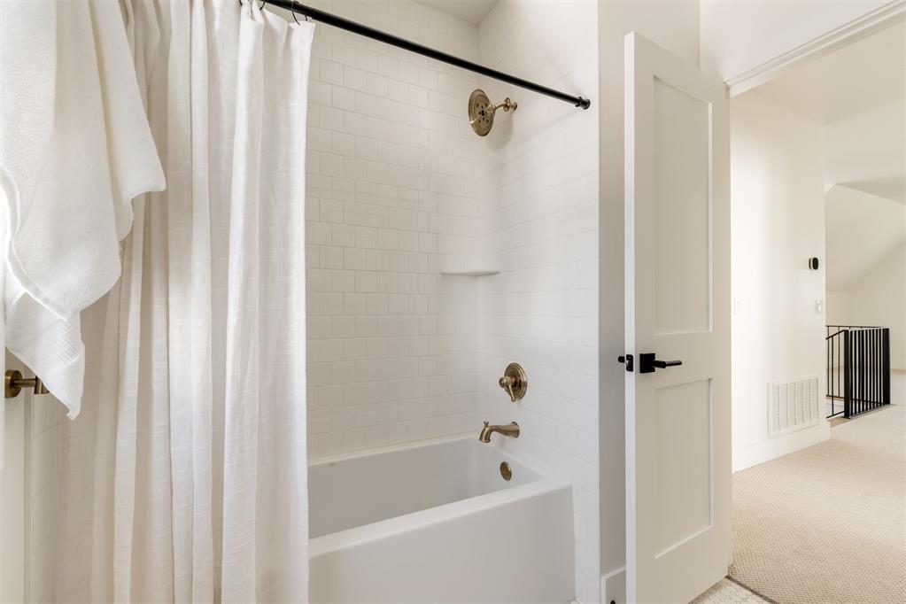 1621 Runway Boulevard Property Photo 31