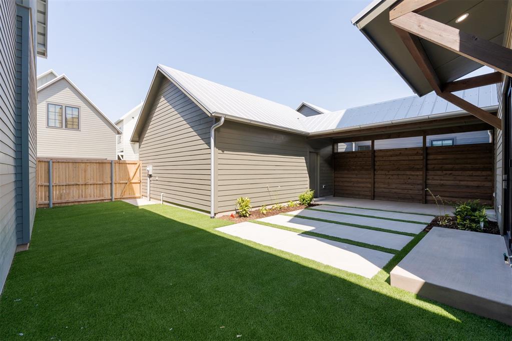 1621 Runway Boulevard Property Photo 33