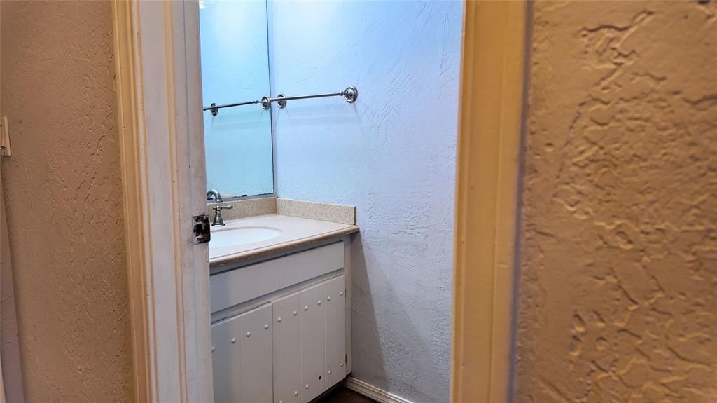 225 N Tunbridge Road Property Photo 25
