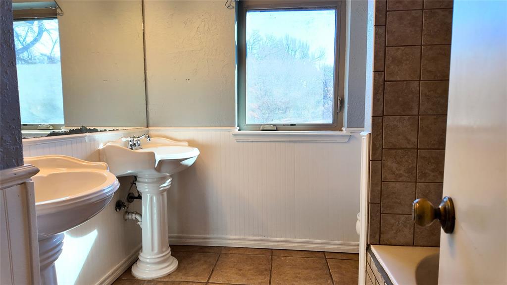 225 N Tunbridge Road Property Photo 29