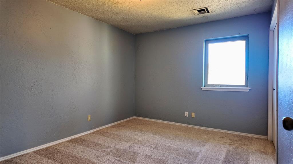 225 N Tunbridge Road Property Photo 31