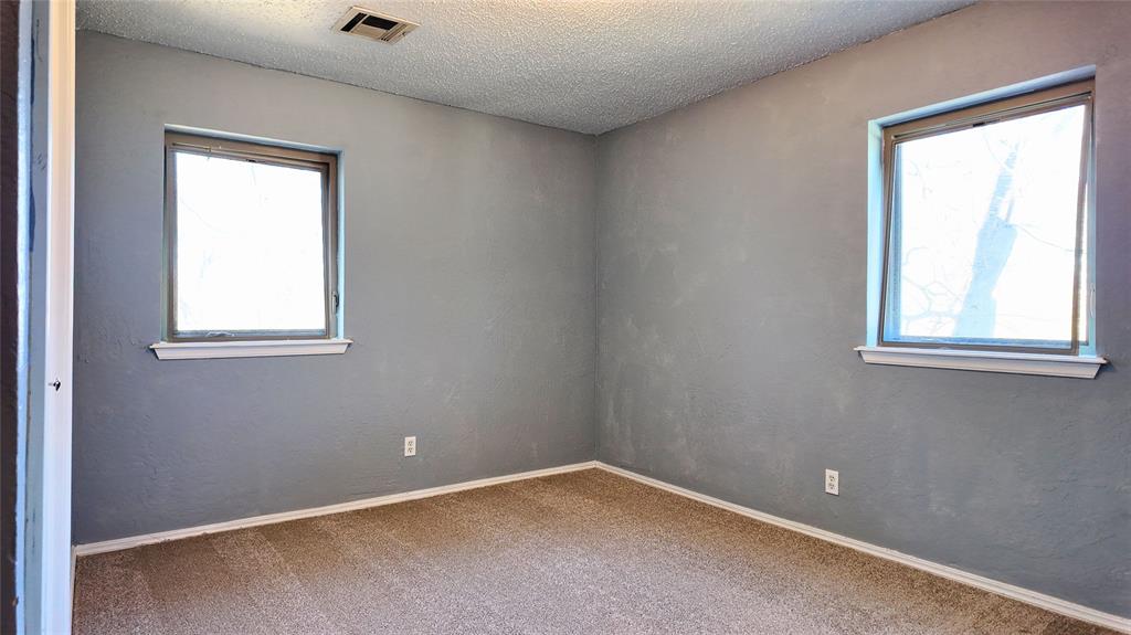 225 N Tunbridge Road Property Photo 33