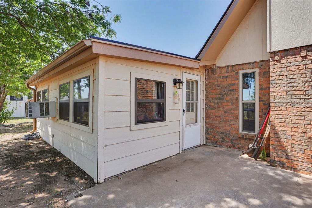 20518 E County Road 157 Property Photo 32