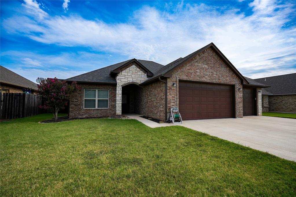 2105 Longhorn Trail Property Photo 2