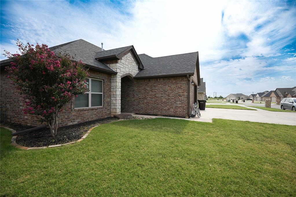 2105 Longhorn Trail Property Photo 5