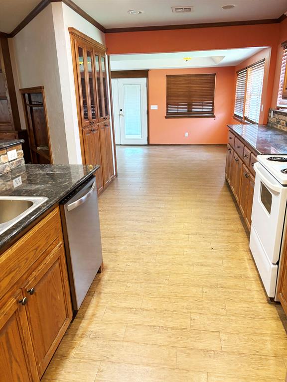 1004 N Eunice Avenue Property Photo 11