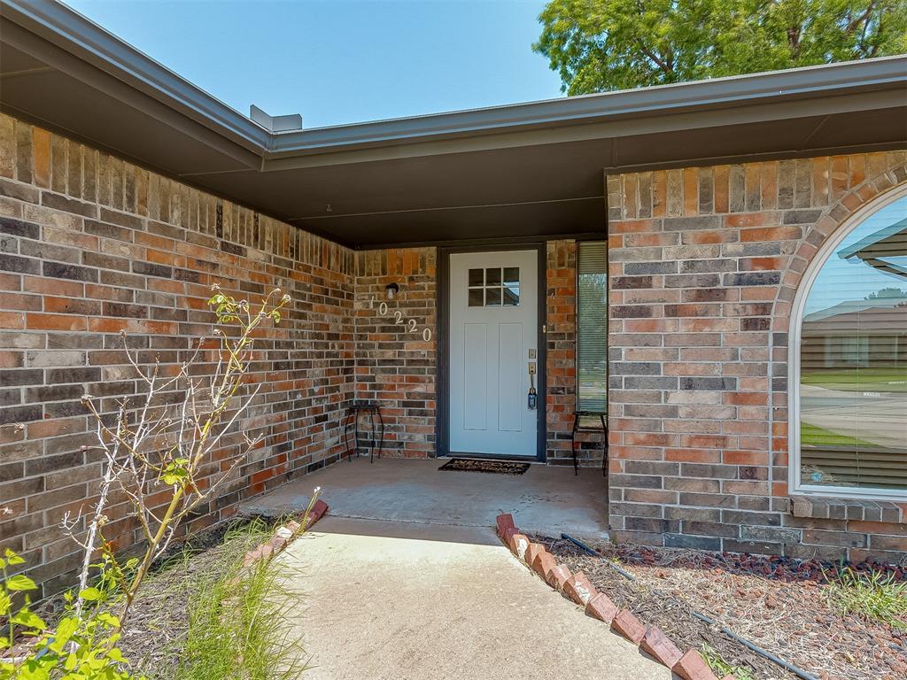 10220 Little Pond Drive Property Photo 2