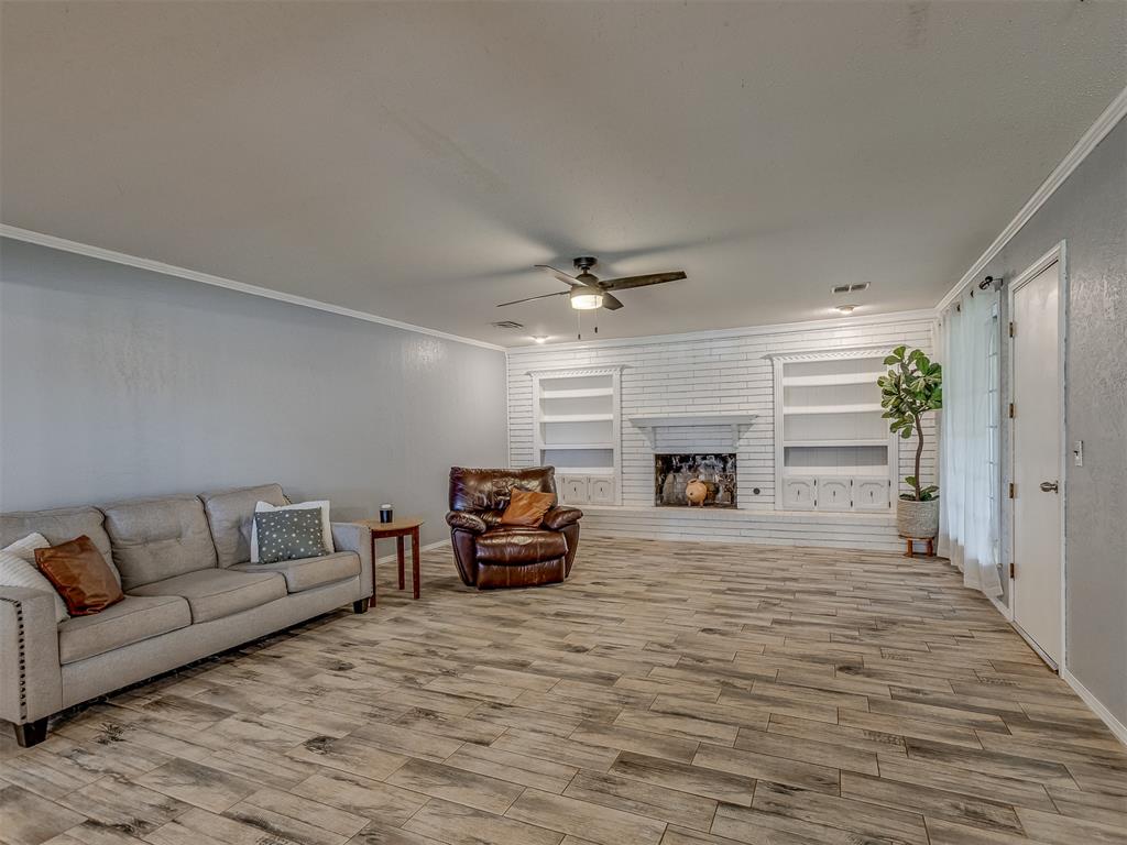 10220 Little Pond Drive Property Photo 6