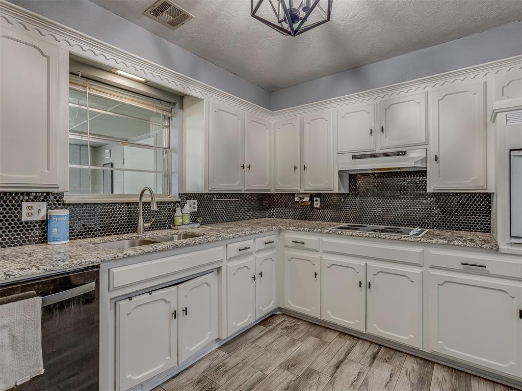 10220 Little Pond Drive Property Photo 16