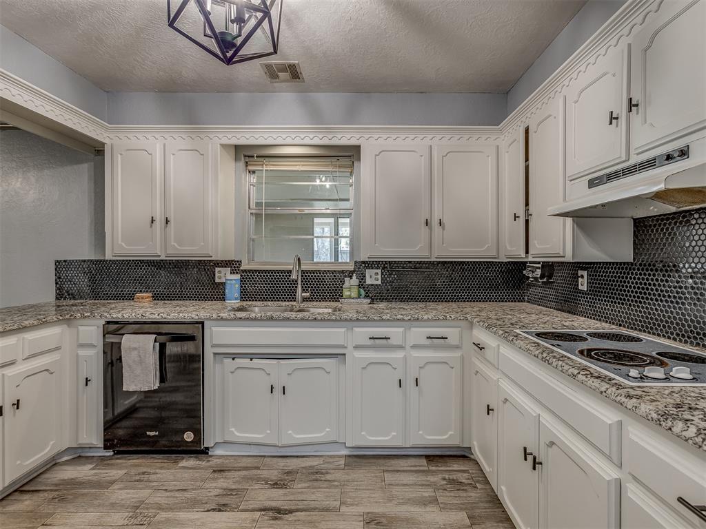 10220 Little Pond Drive Property Photo 17