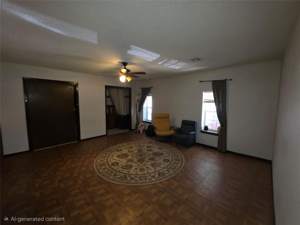 4704 Se 50th Street Property Photo 5