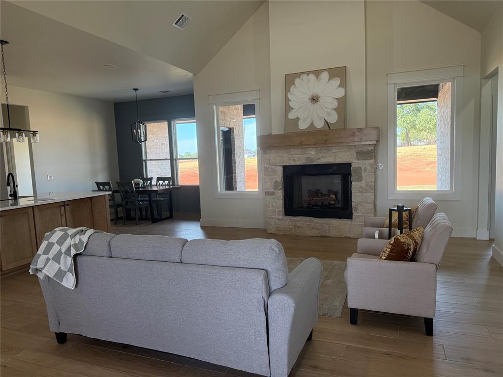 2434 Wolf Creek Bend Property Photo 7