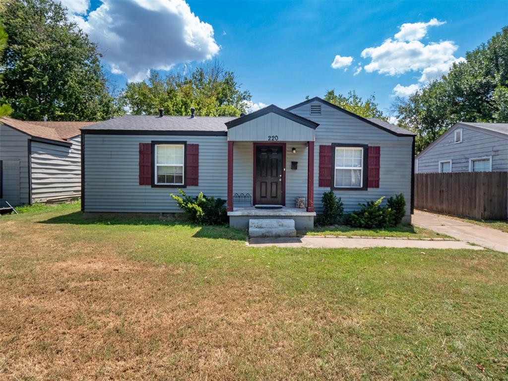 220 W Jacobs Drive Property Photo 1