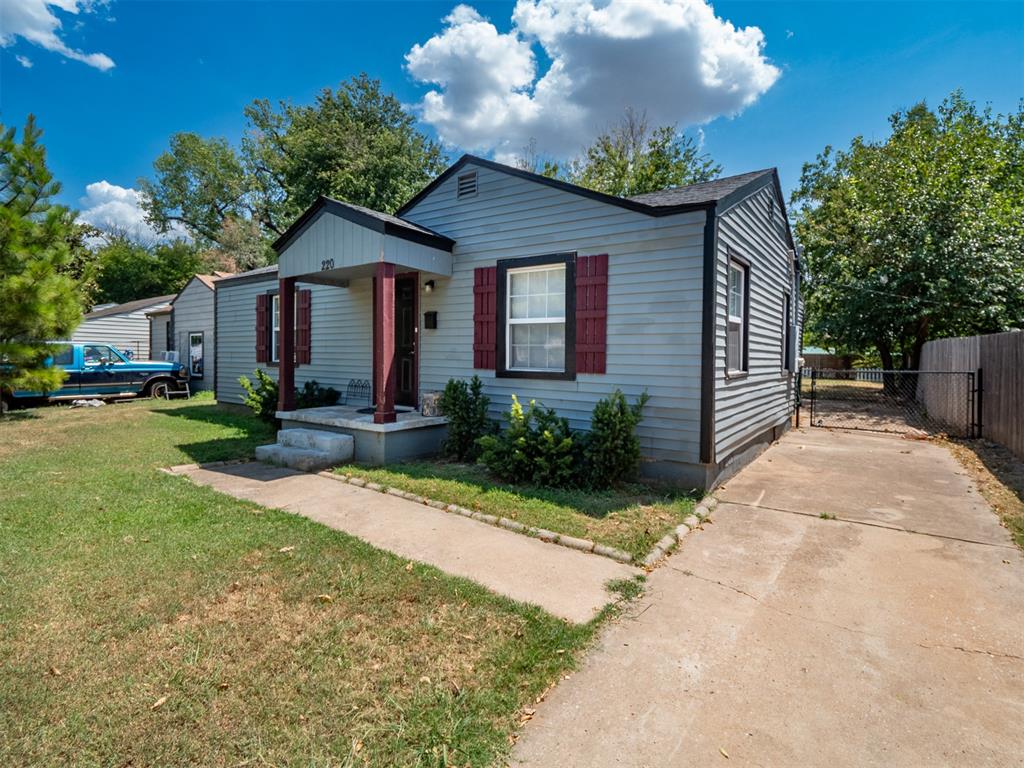 220 W Jacobs Drive Property Photo 2