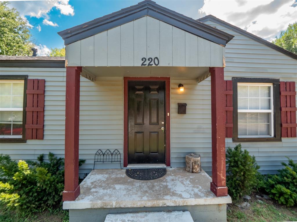 220 W Jacobs Drive Property Photo 4