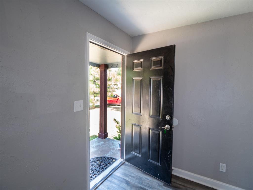 220 W Jacobs Drive Property Photo 5