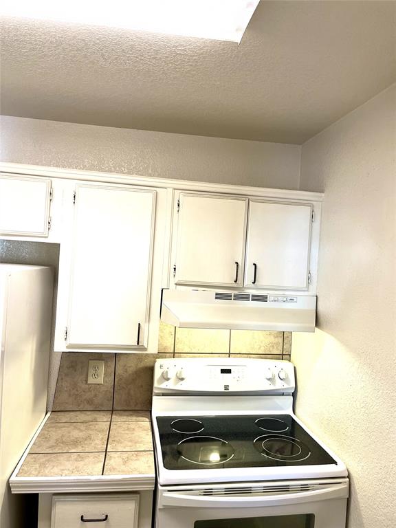 1901 E Lindsey Street 18b Property Photo 6