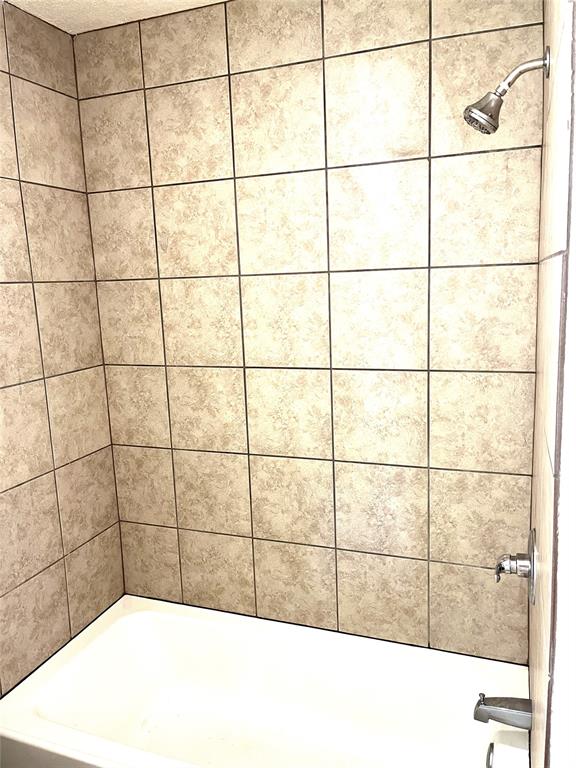 1901 E Lindsey Street 18b Property Photo 9