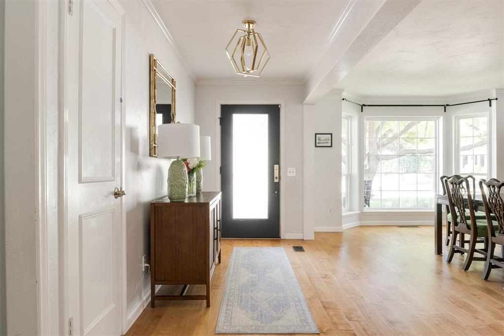 10933 Maple Grove Property Photo 3