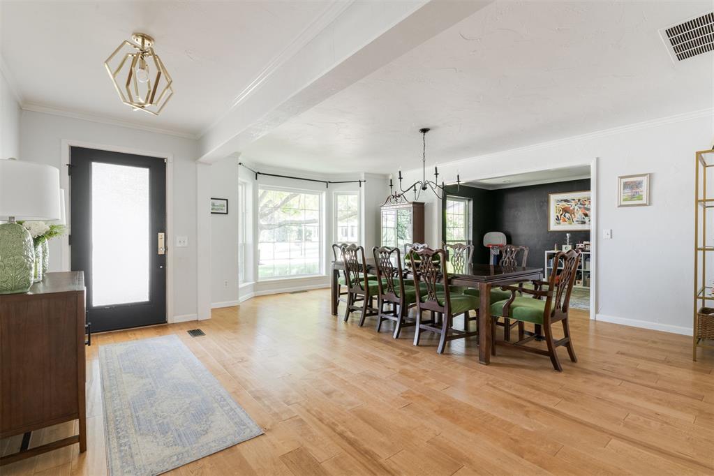 10933 Maple Grove Property Photo 4