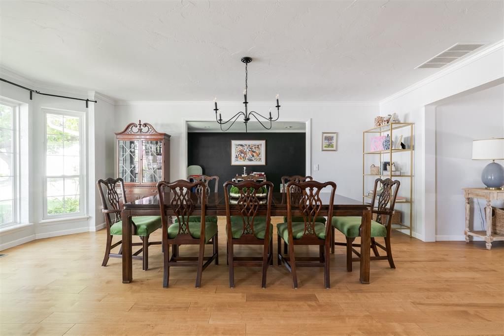 10933 Maple Grove Property Photo 5