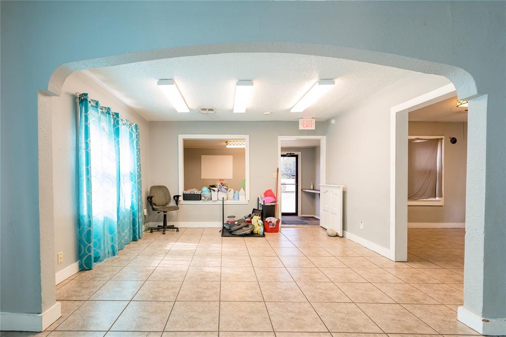 1711 W Broadway Avenue Property Photo 4