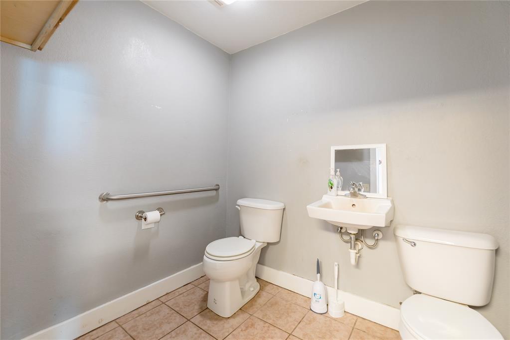 1711 W Broadway Avenue Property Photo 6