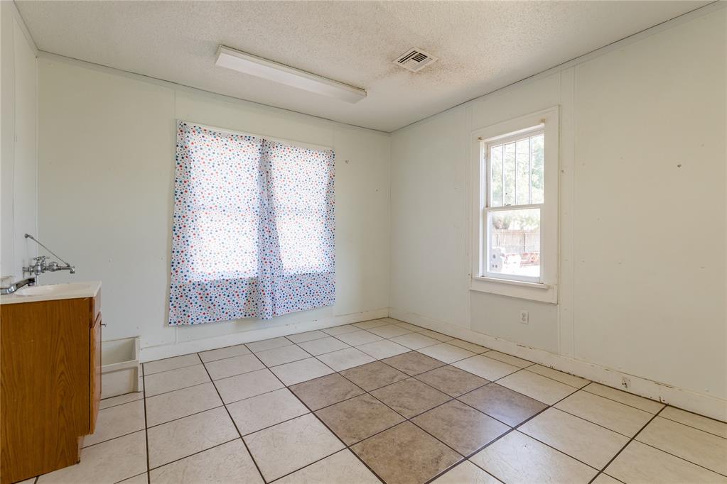 1711 W Broadway Avenue Property Photo 7