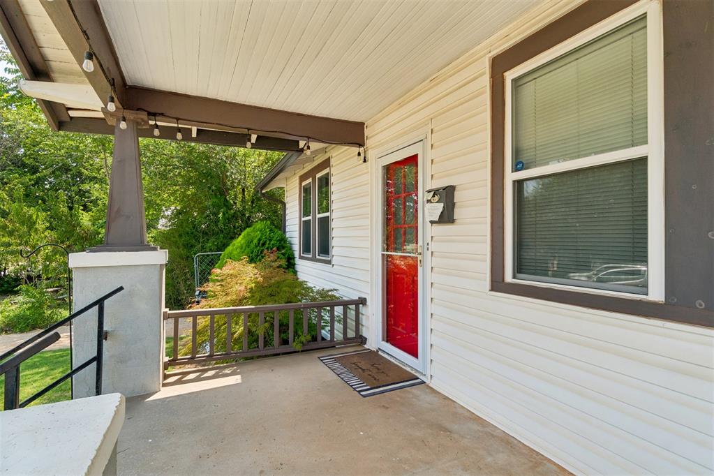 1012 W Hill Street Property Photo 4