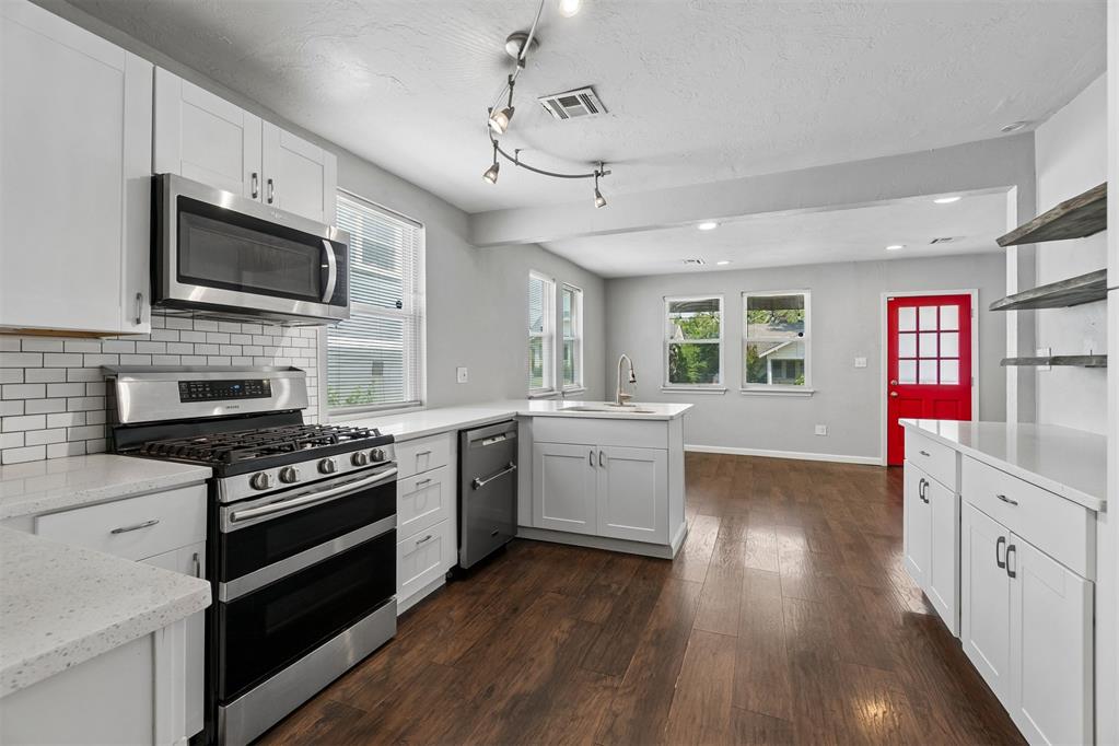 1012 W Hill Street Property Photo 13