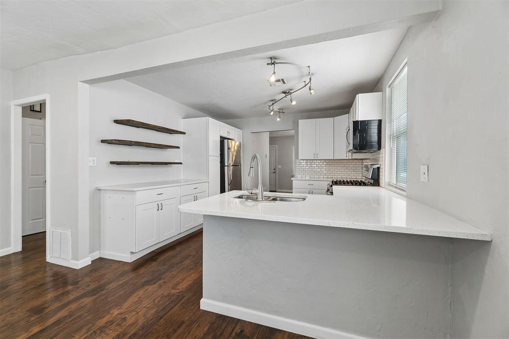 1012 W Hill Street Property Photo 14
