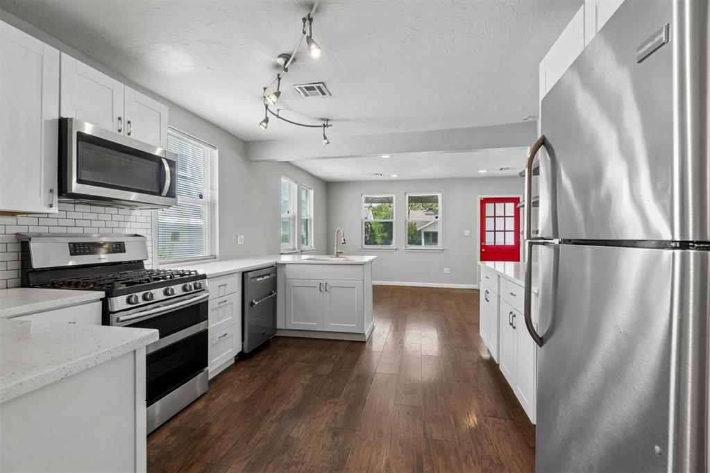1012 W Hill Street Property Photo 16