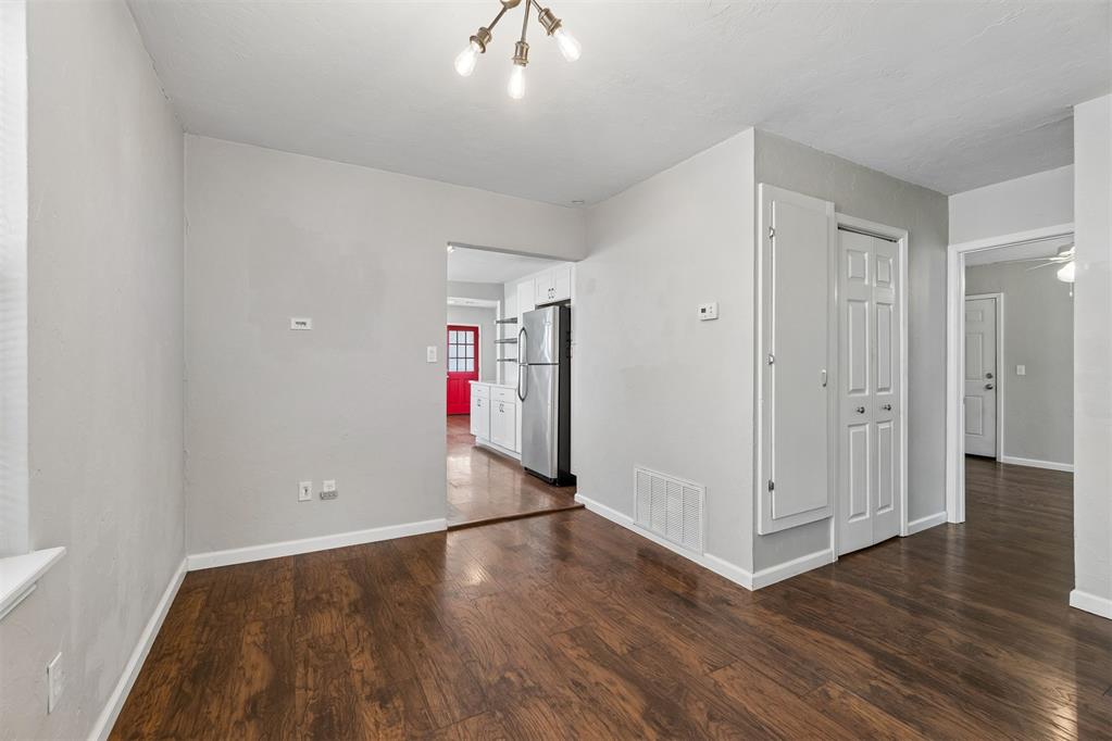 1012 W Hill Street Property Photo 20