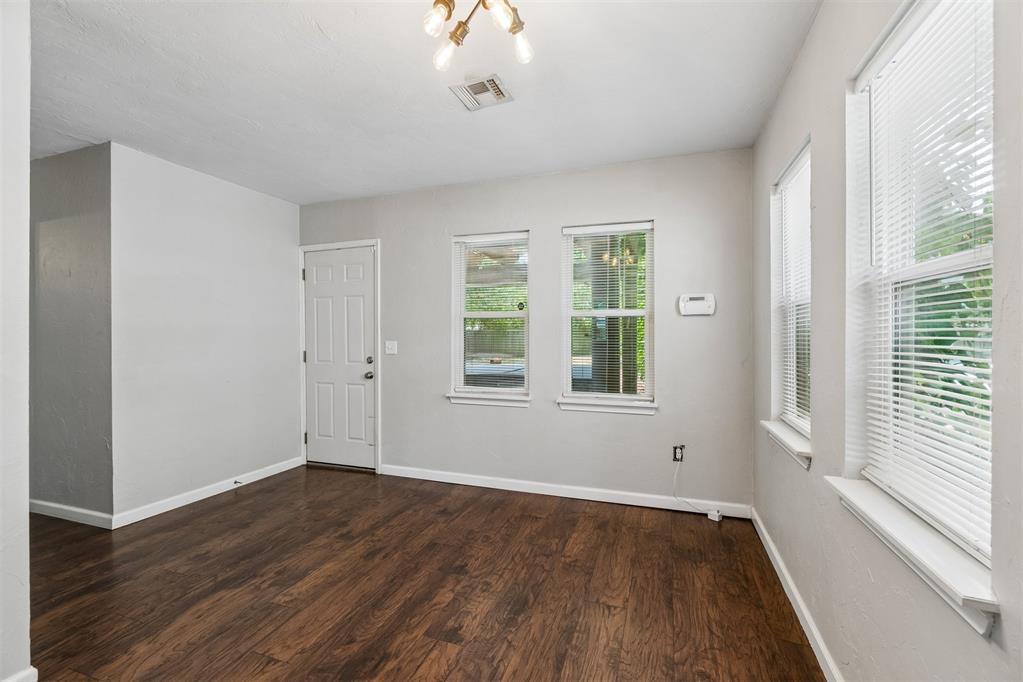 1012 W Hill Street Property Photo 22