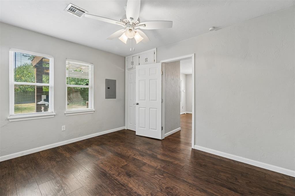 1012 W Hill Street Property Photo 25