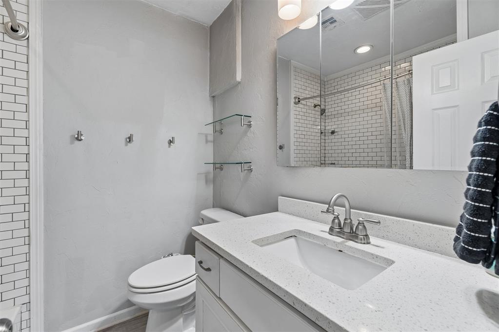 1012 W Hill Street Property Photo 26