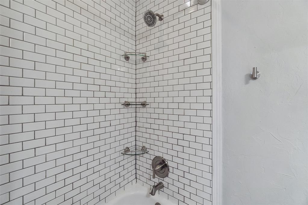 1012 W Hill Street Property Photo 28