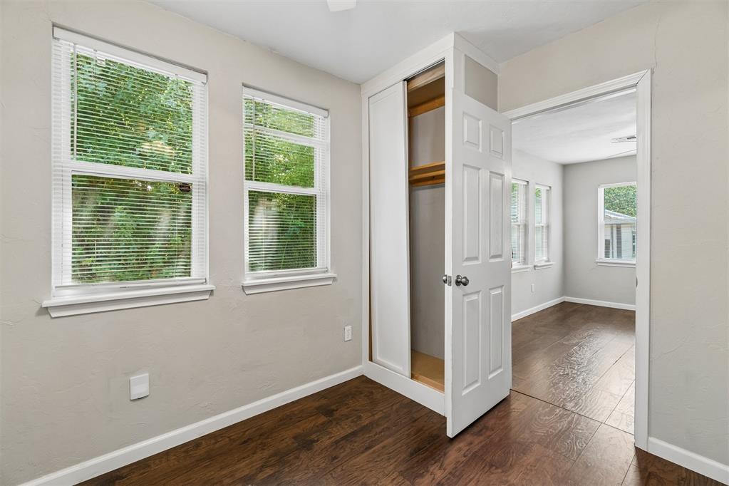 1012 W Hill Street Property Photo 32