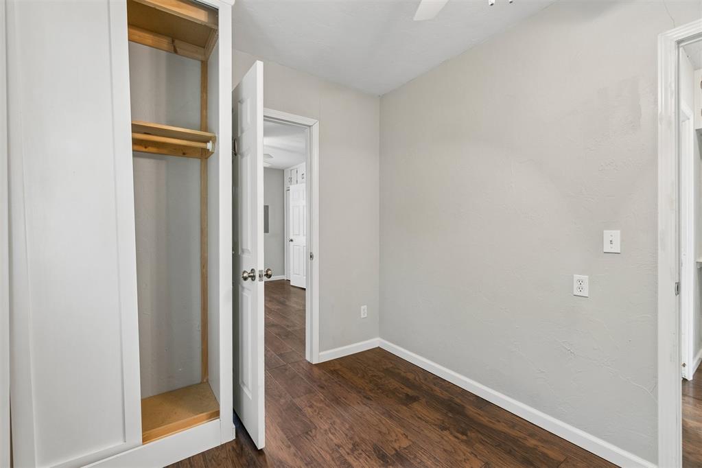 1012 W Hill Street Property Photo 33