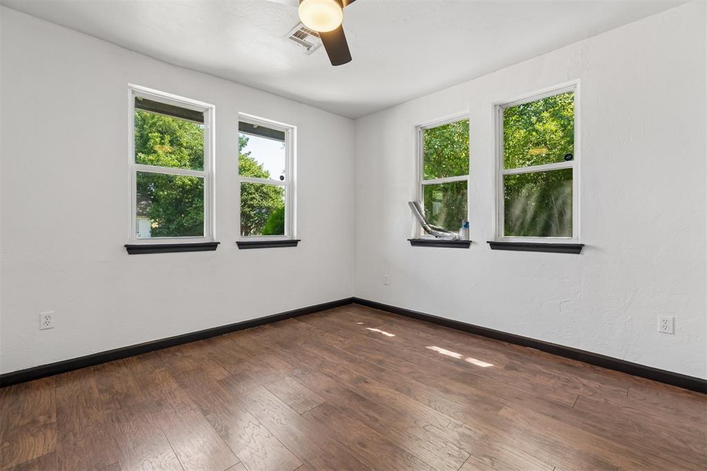 1012 W Hill Street Property Photo 37