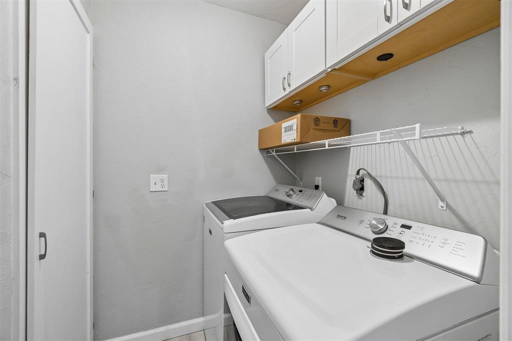 1012 W Hill Street Property Photo 39
